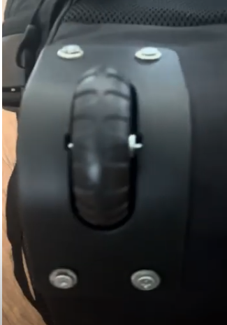 2x Wheelie Duffle Bag - Image 5